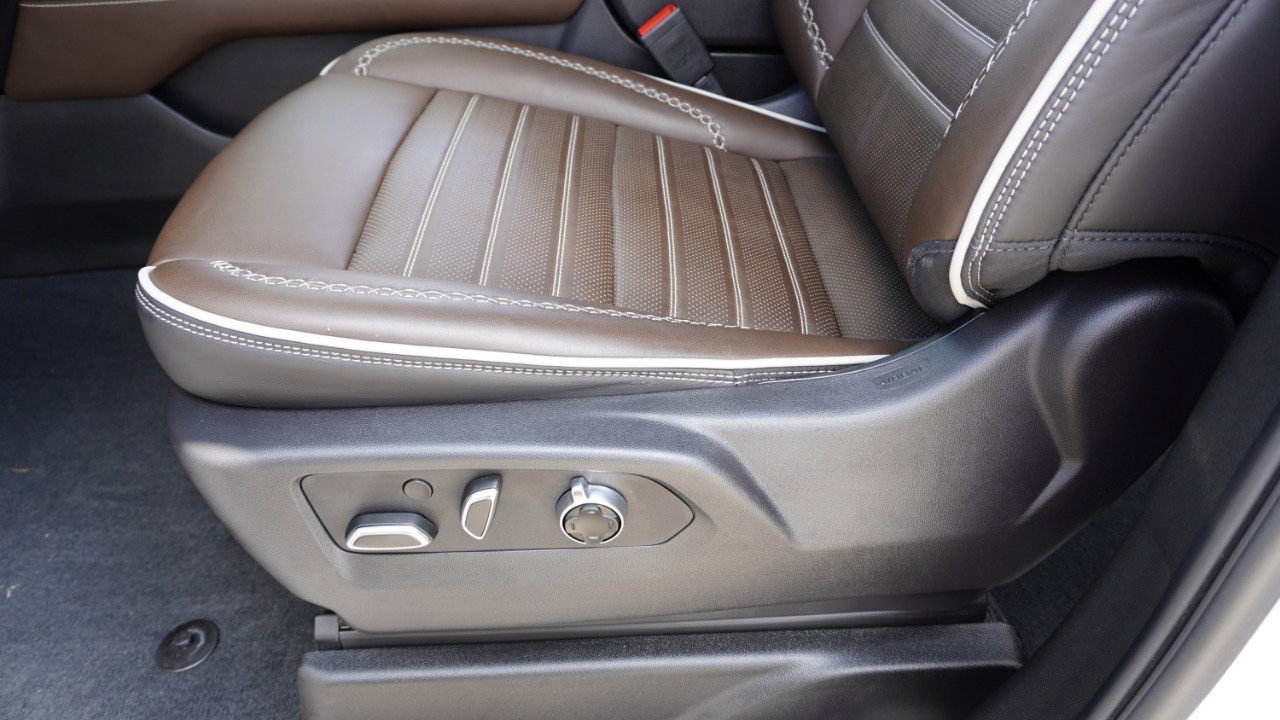 Used 2025 GMC Yukon Denali Ultimate image 28