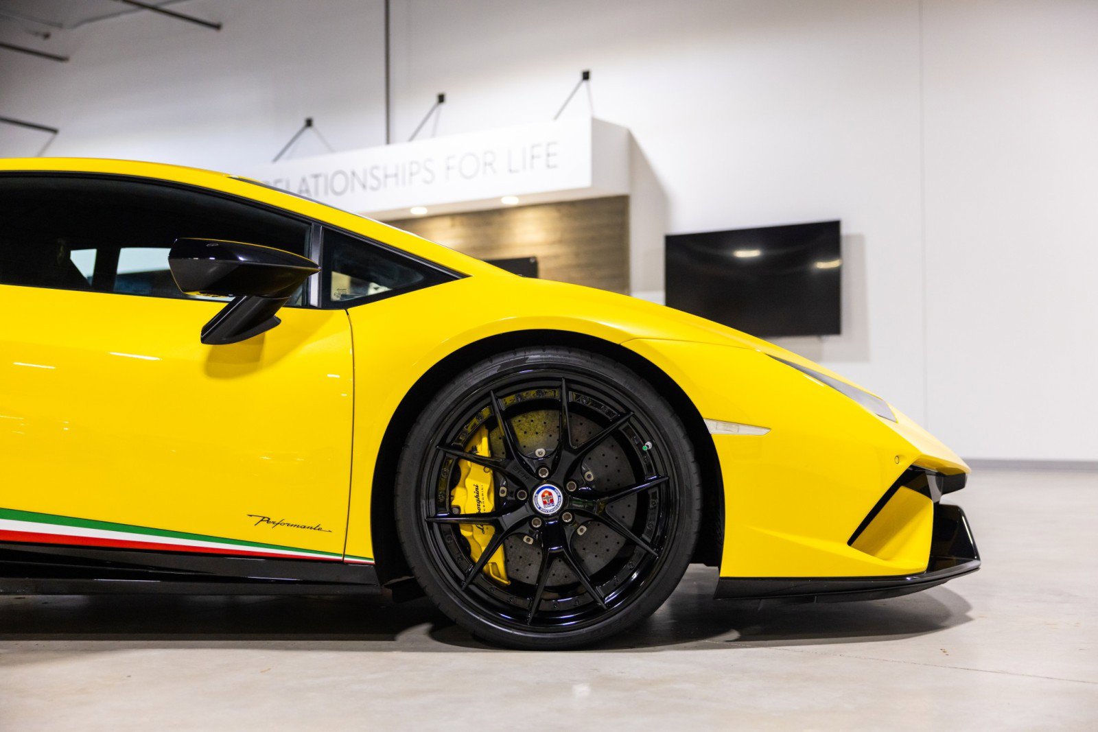 Used 2018 Lamborghini Huracan Performante AWD/4WD image 26