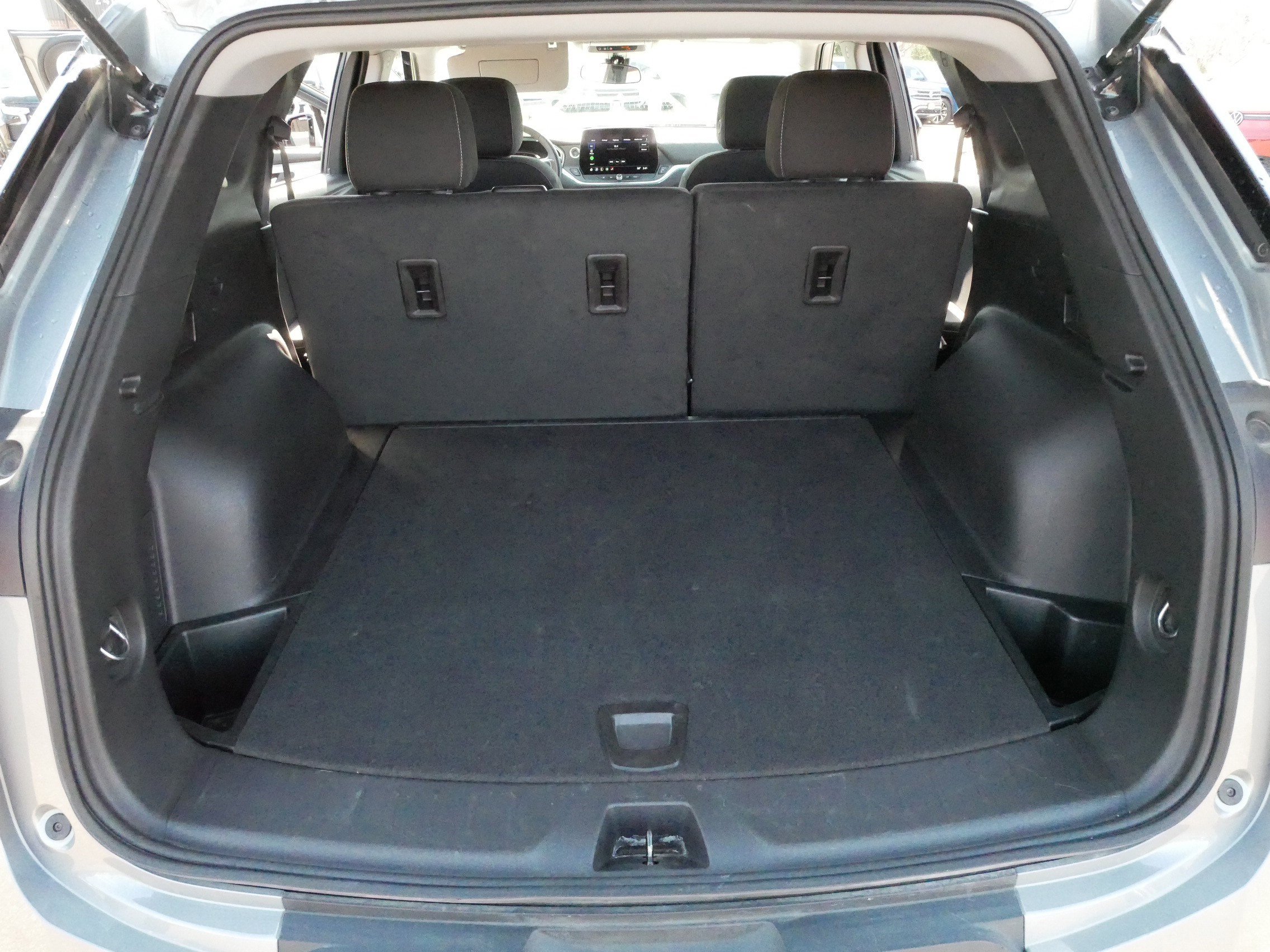 Used 2025 Chevrolet Blazer LT FWD image 18