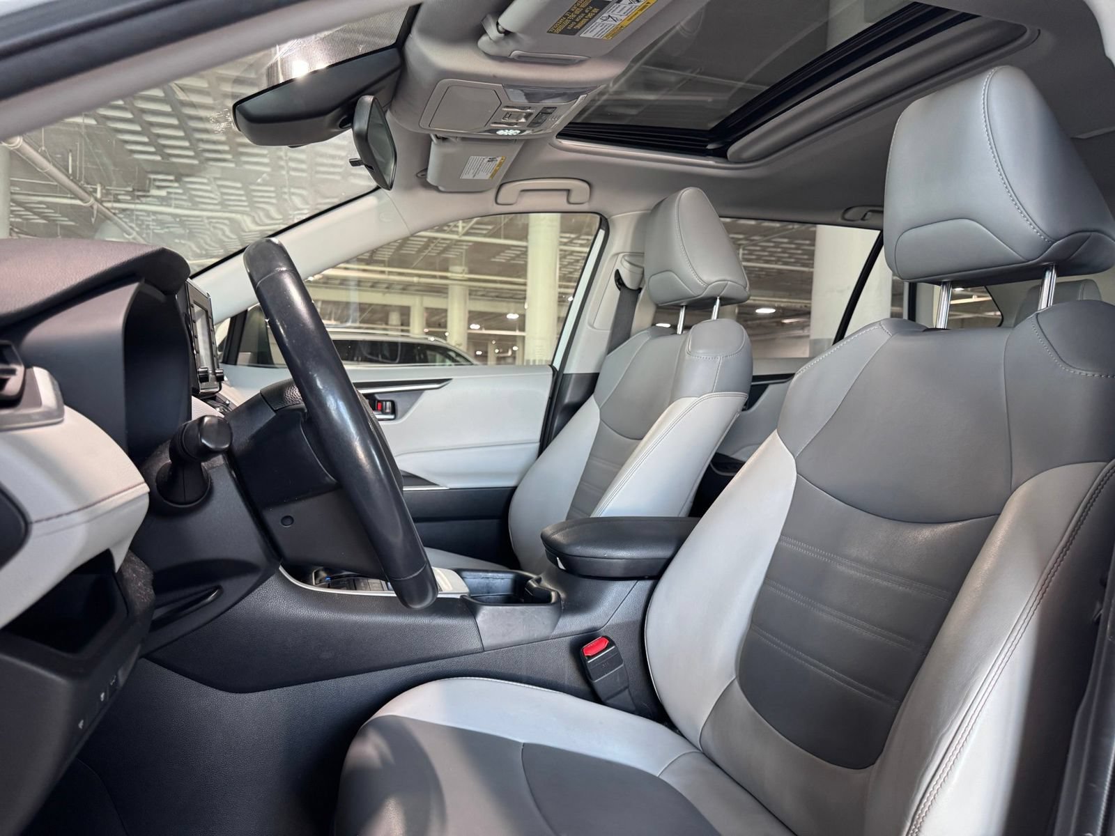 Used 2020 Toyota RAV4 XLE Premium AWD/4WD image 14