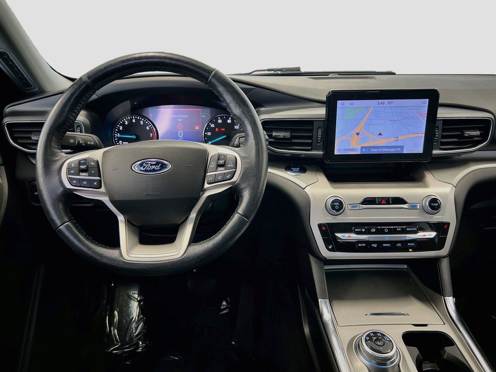 Used 2022 Ford Explorer XLT w/ XLT Sport Appearance Package AWD/4WD image 2