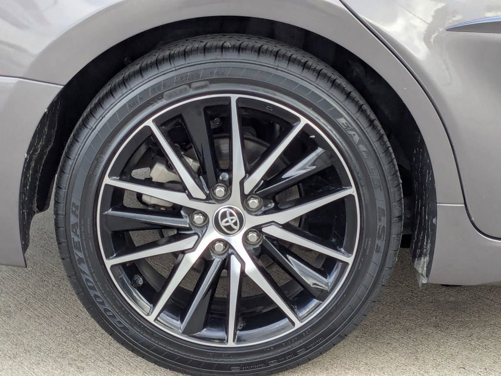 Used 2024 Toyota Camry SE image 11