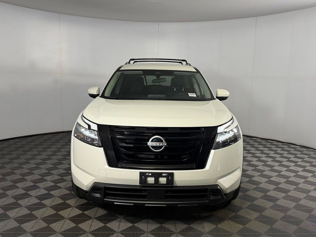 Used 2024 Nissan Pathfinder SV w/ Black Appearance Package FWD image 11