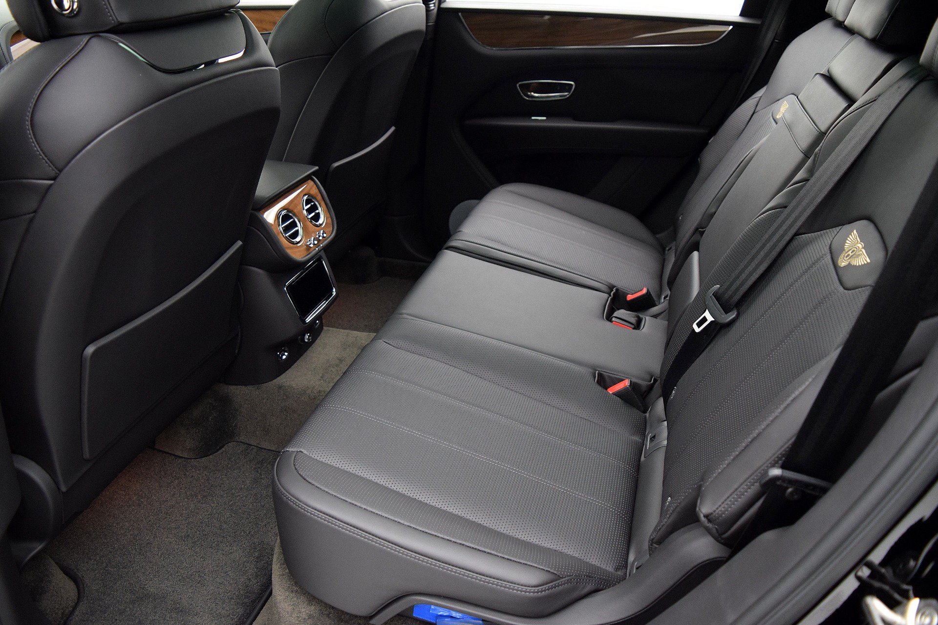 Certified 2021 Bentley Bentayga Plug-In Hybrid AWD/4WD image 22