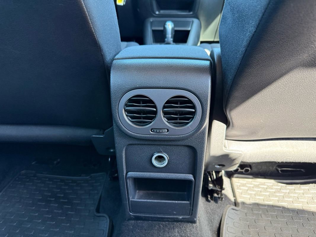 Used 2013 Volkswagen Tiguan S image 23