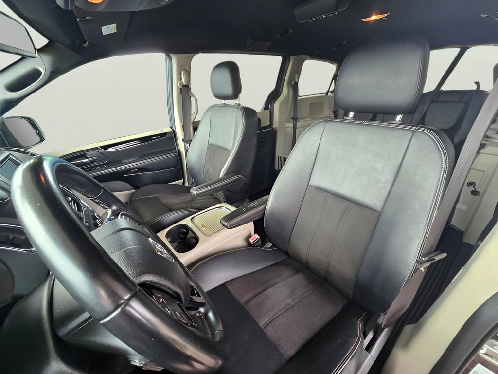 Used 2020 Dodge Grand Caravan SXT FWD image 46