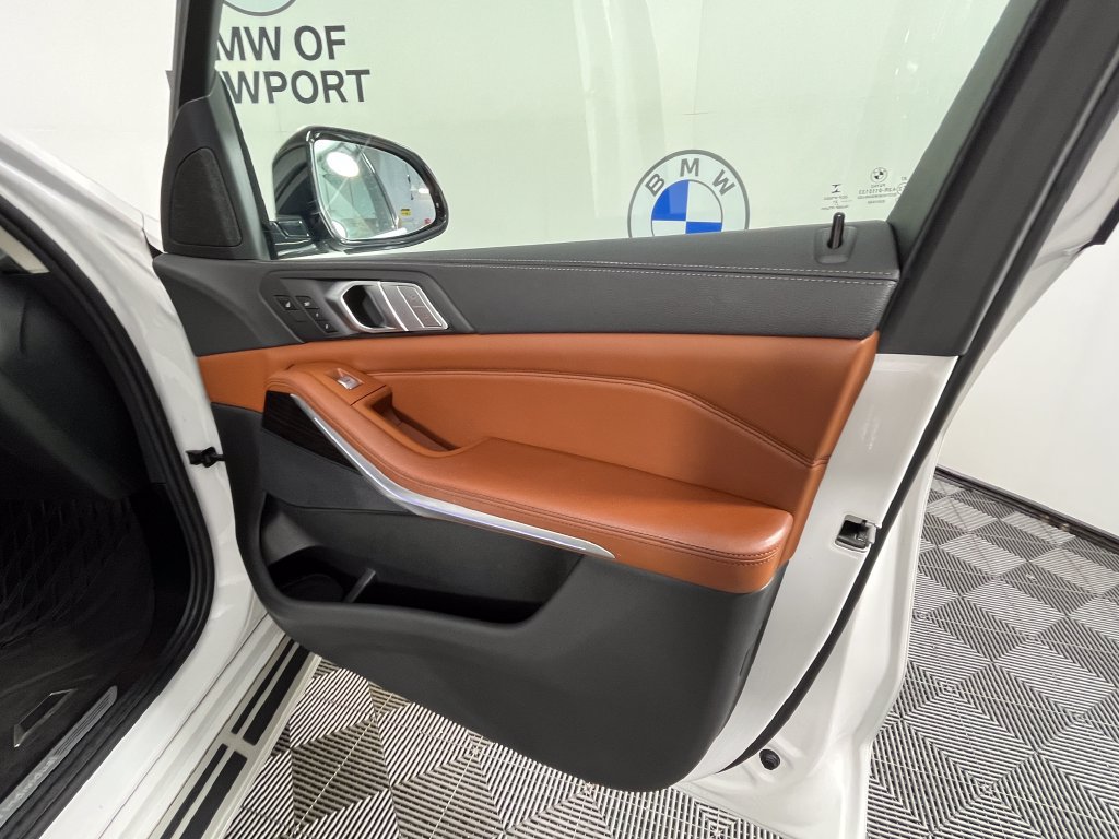Used 2021 BMW X7 xDrive40i w/ Luxury Seating Package AWD/4WD image 27
