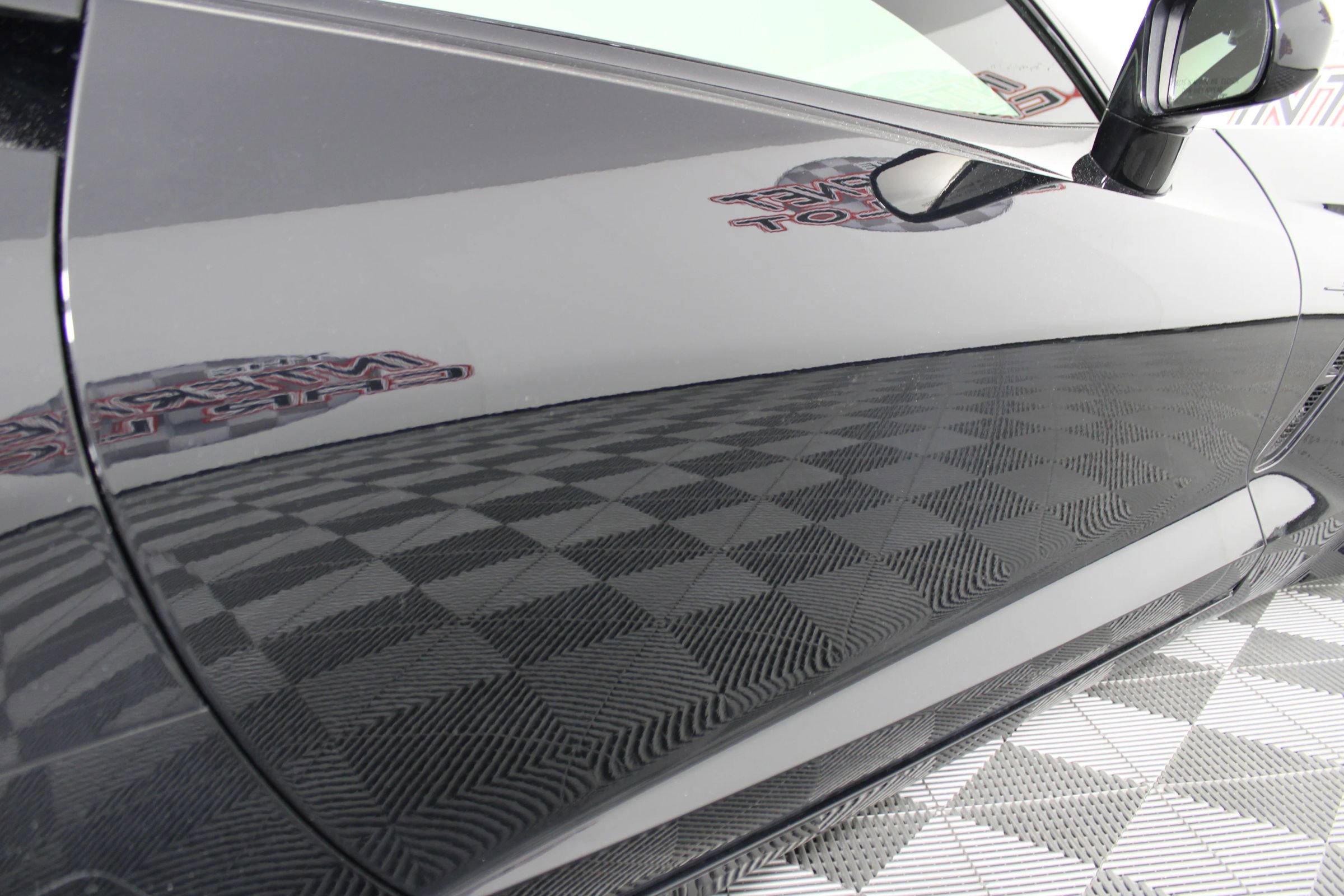 Used 2017 Chevrolet Corvette Stingray Coupe w/ Carbon Flash Badge Package image 27