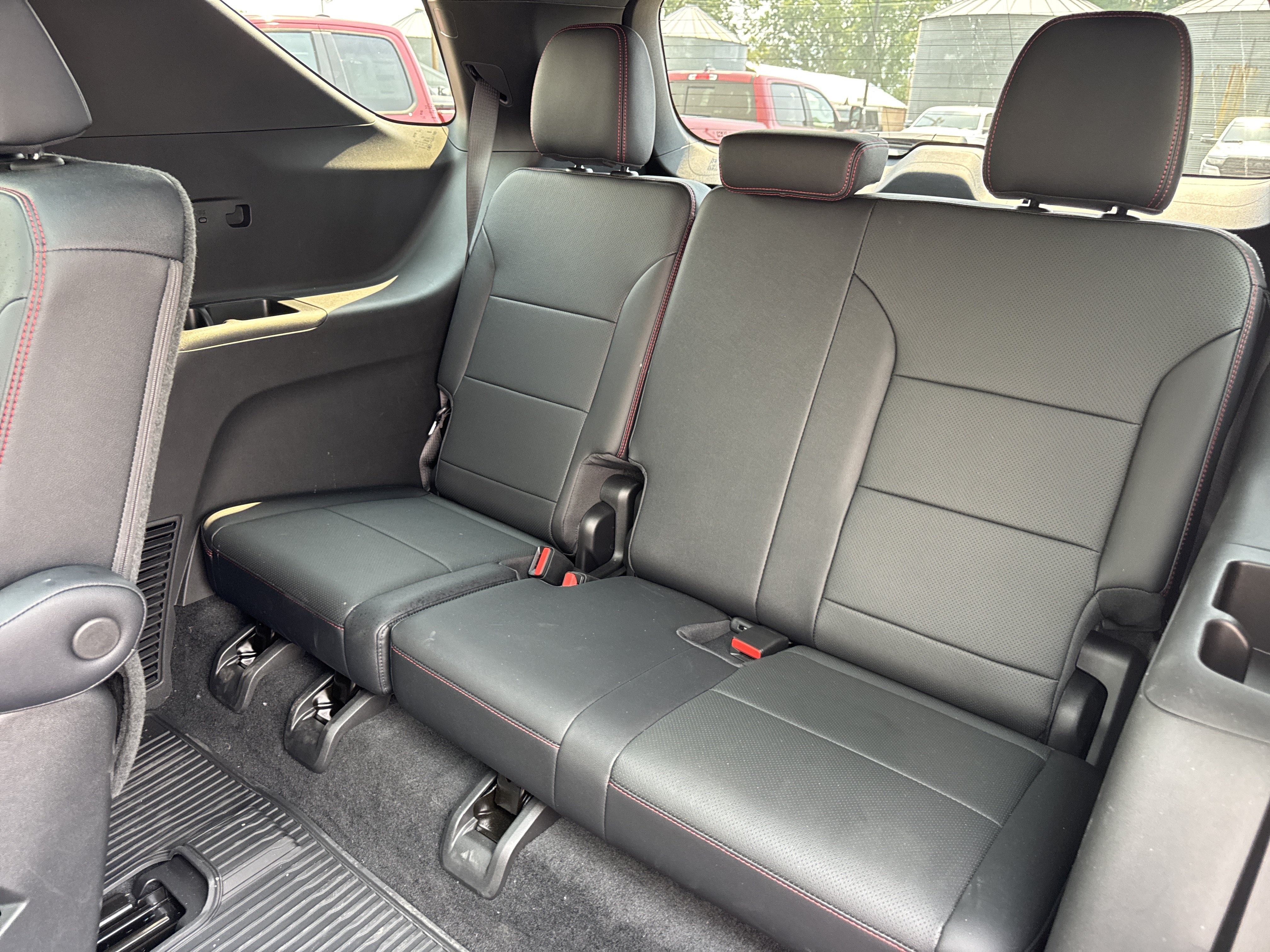 Used 2026 Chevrolet Traverse RS w/ LPO, Floor Liner Package AWD/4WD image 30