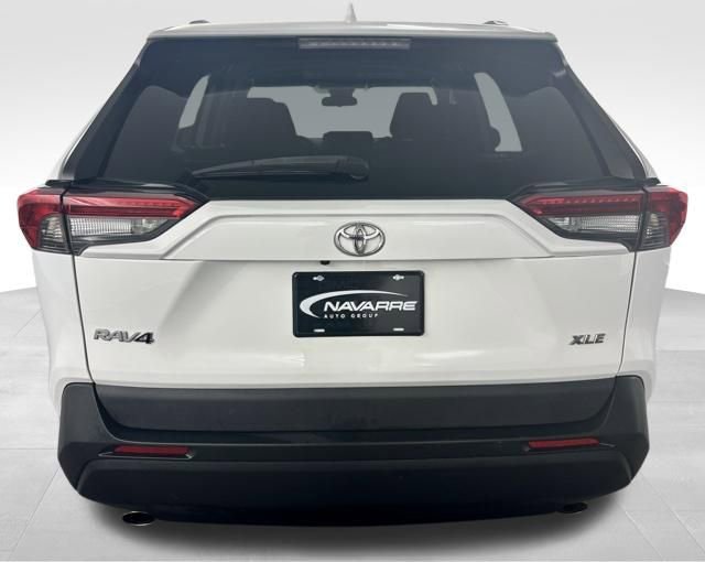 Used 2021 Toyota RAV4 XLE image 9
