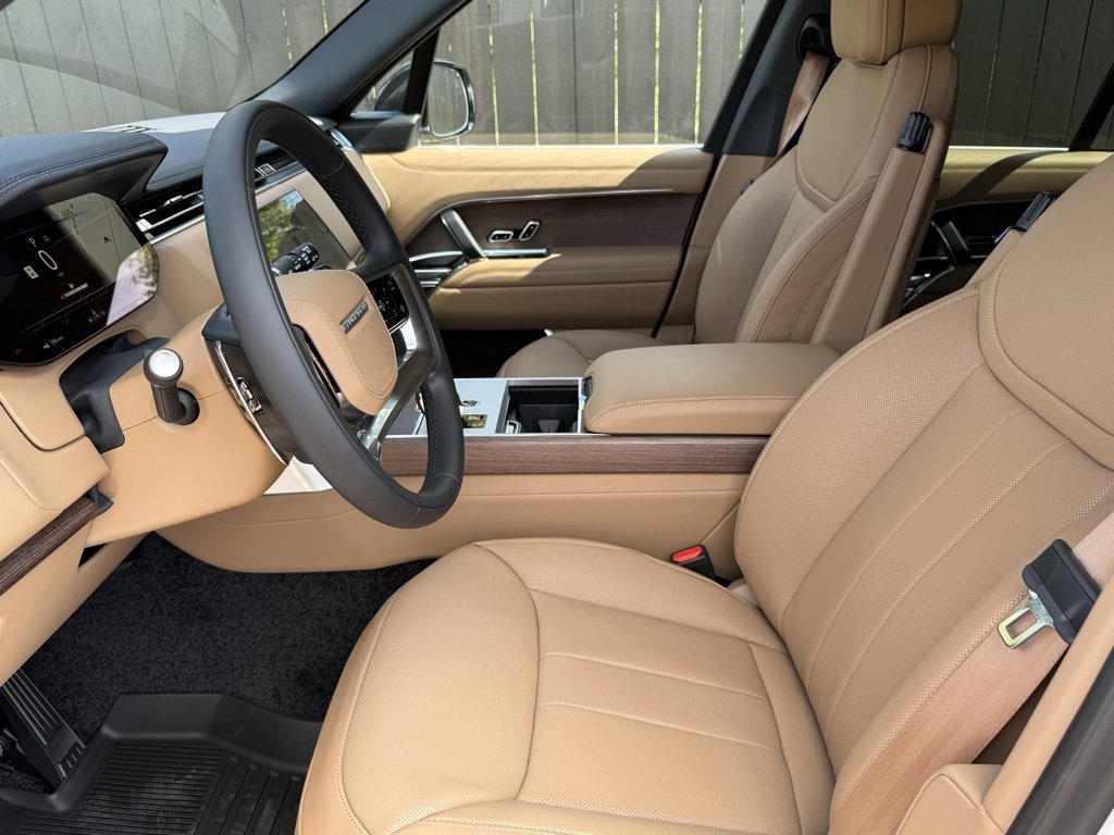 New 2025 Land Rover Range Rover SE image 11