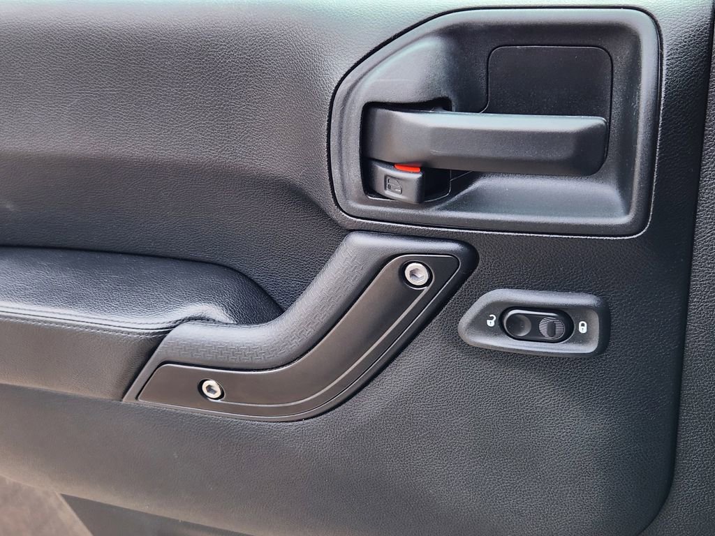 Used 2017 Jeep Wrangler Rubicon image 6