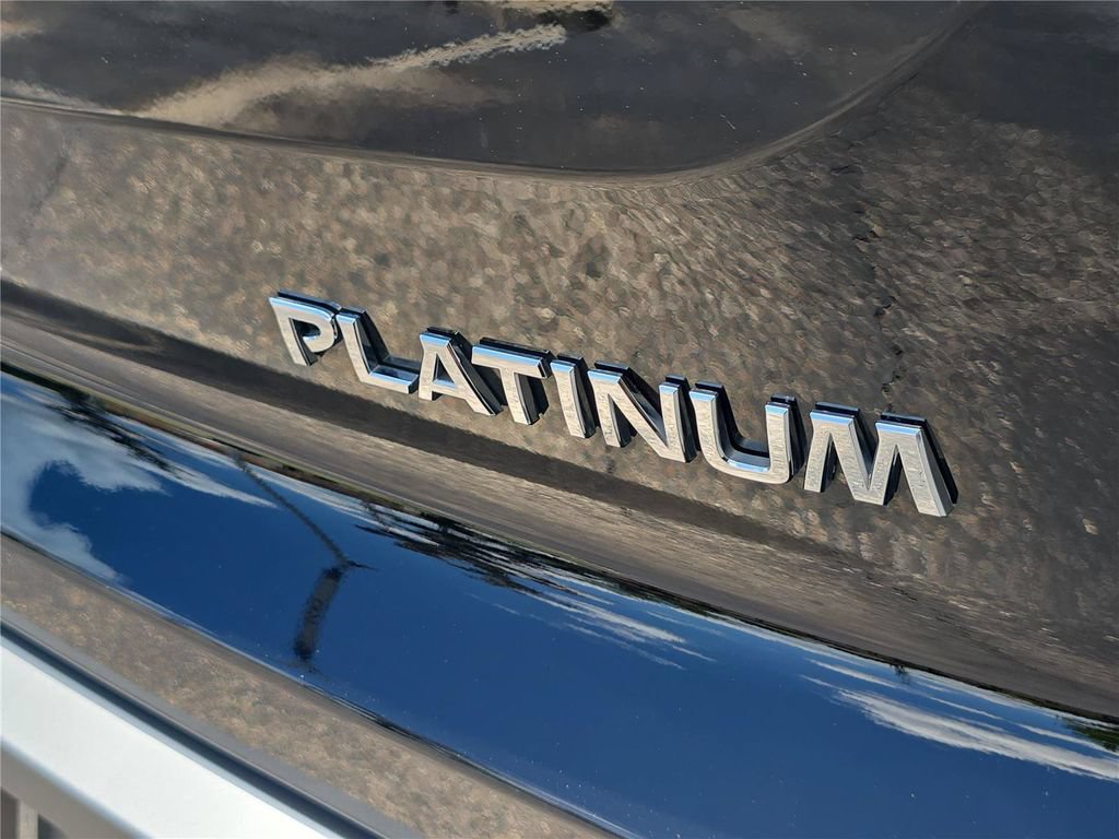 Used 2025 Nissan Pathfinder Platinum FWD image 6
