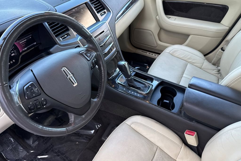 Used 2014 Lincoln MKS w/ Equipment Group 101A image 10