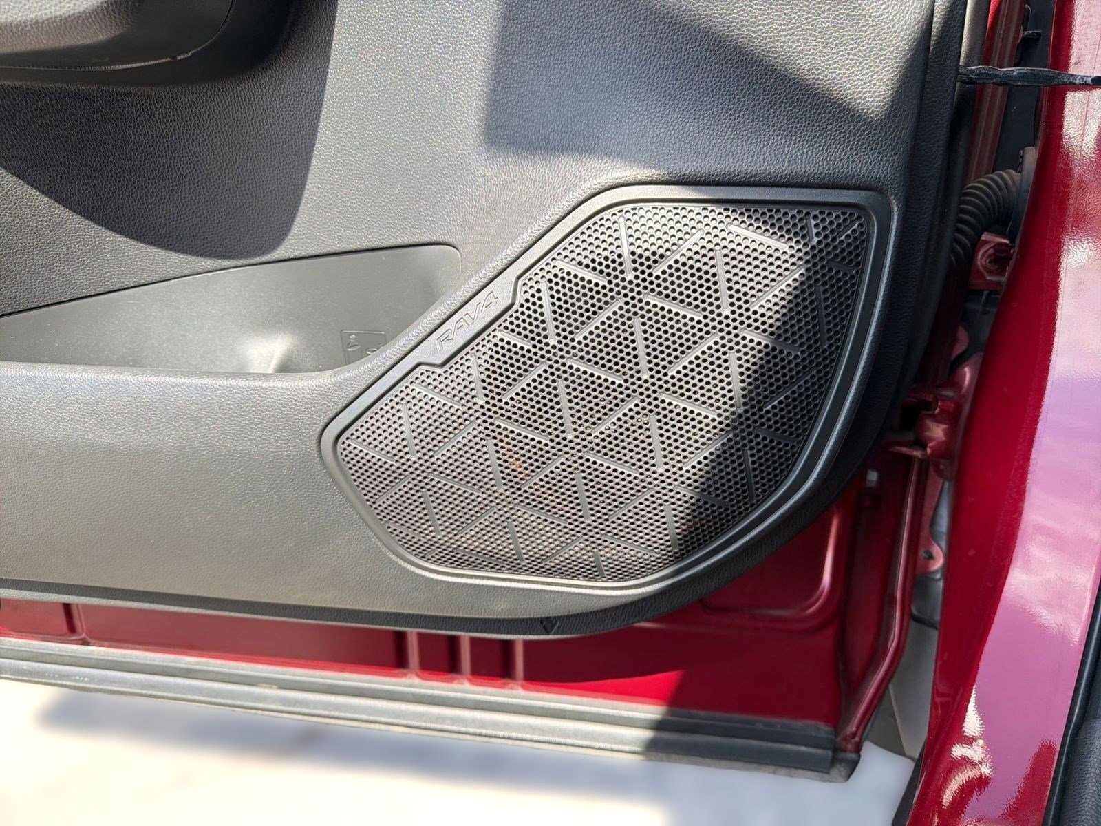 Used 2021 Toyota RAV4 Limited image 23