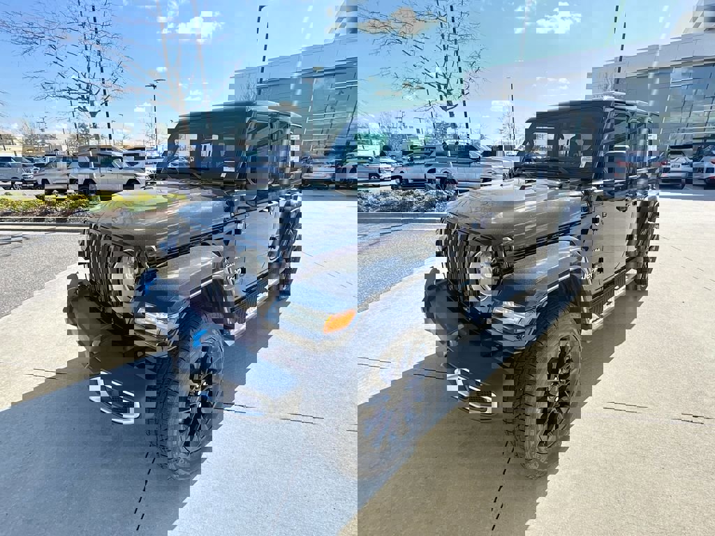 Used 2022 Jeep Wrangler Unlimited Sahara 4xe image 5