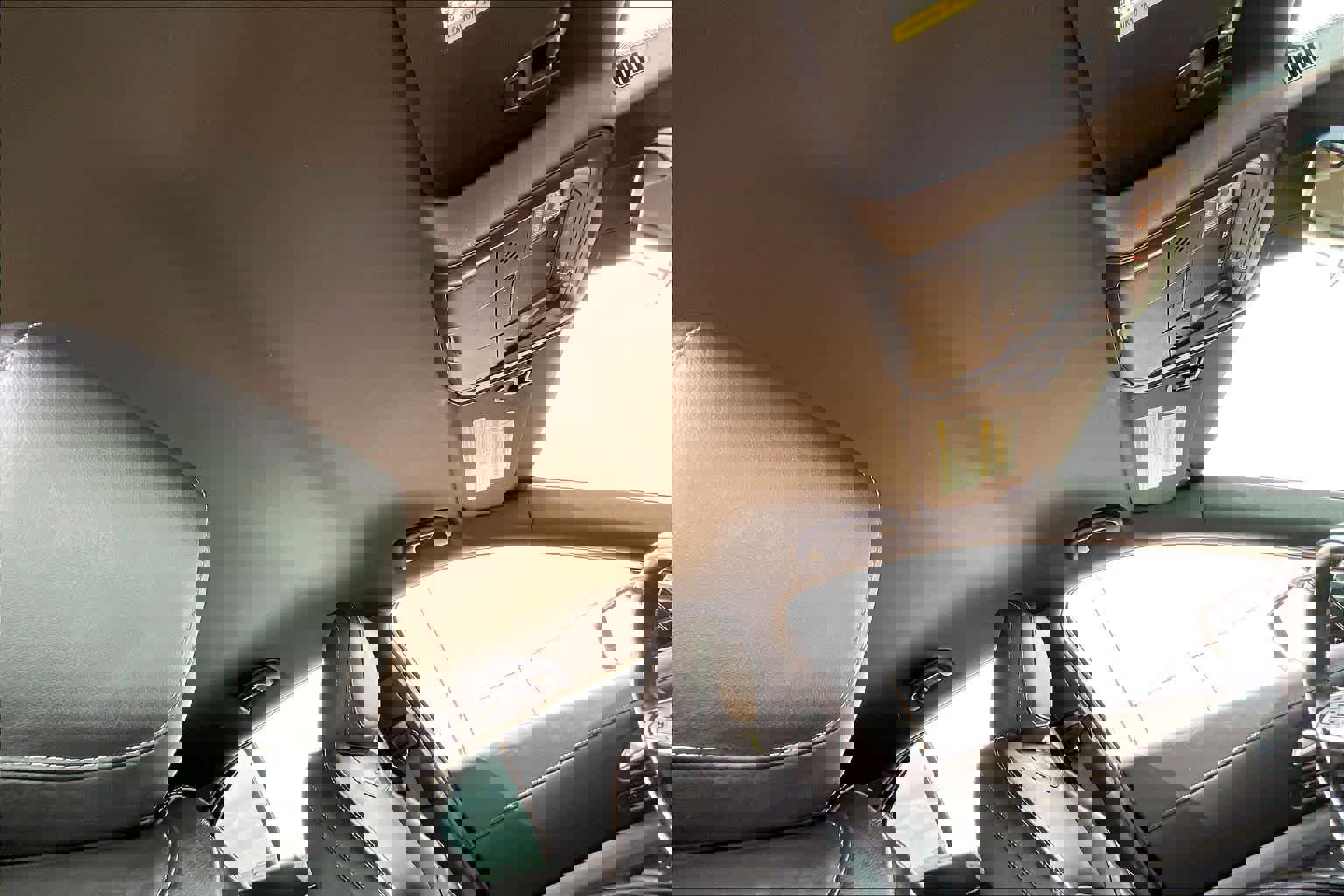 Used 2024 Cadillac XT4 Premium Luxury image 14