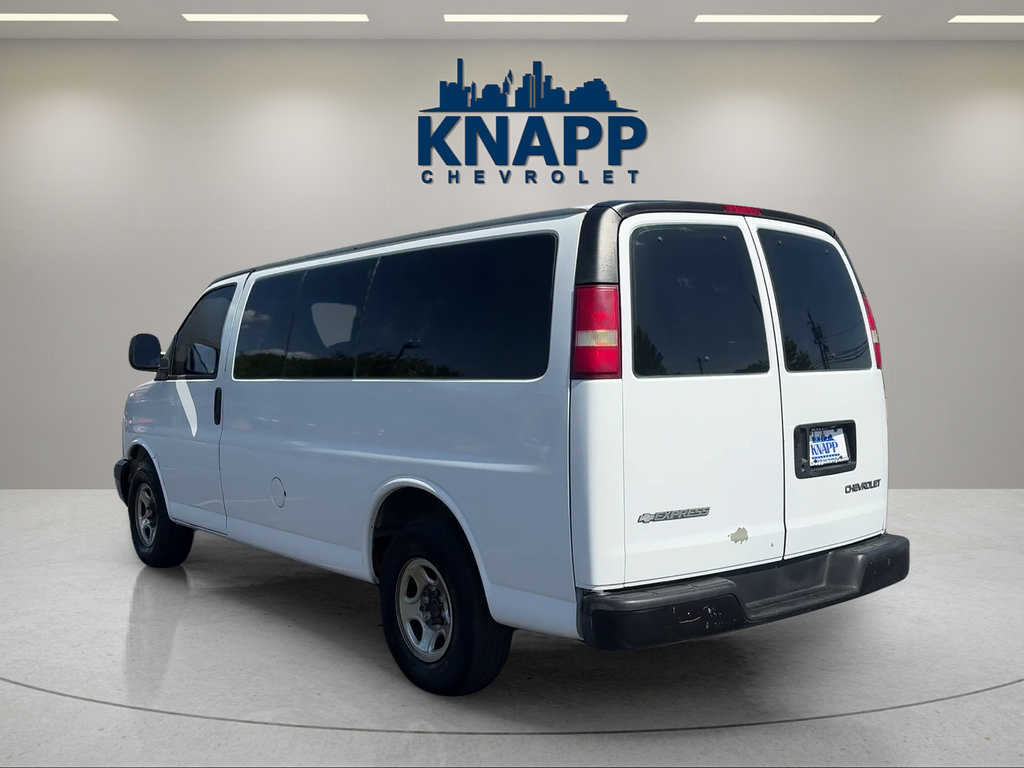 Used 2006 Chevrolet Express 1500 Passenger RWD image 3