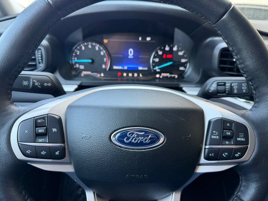 Used 2024 Ford Explorer XLT AWD/4WD image 15
