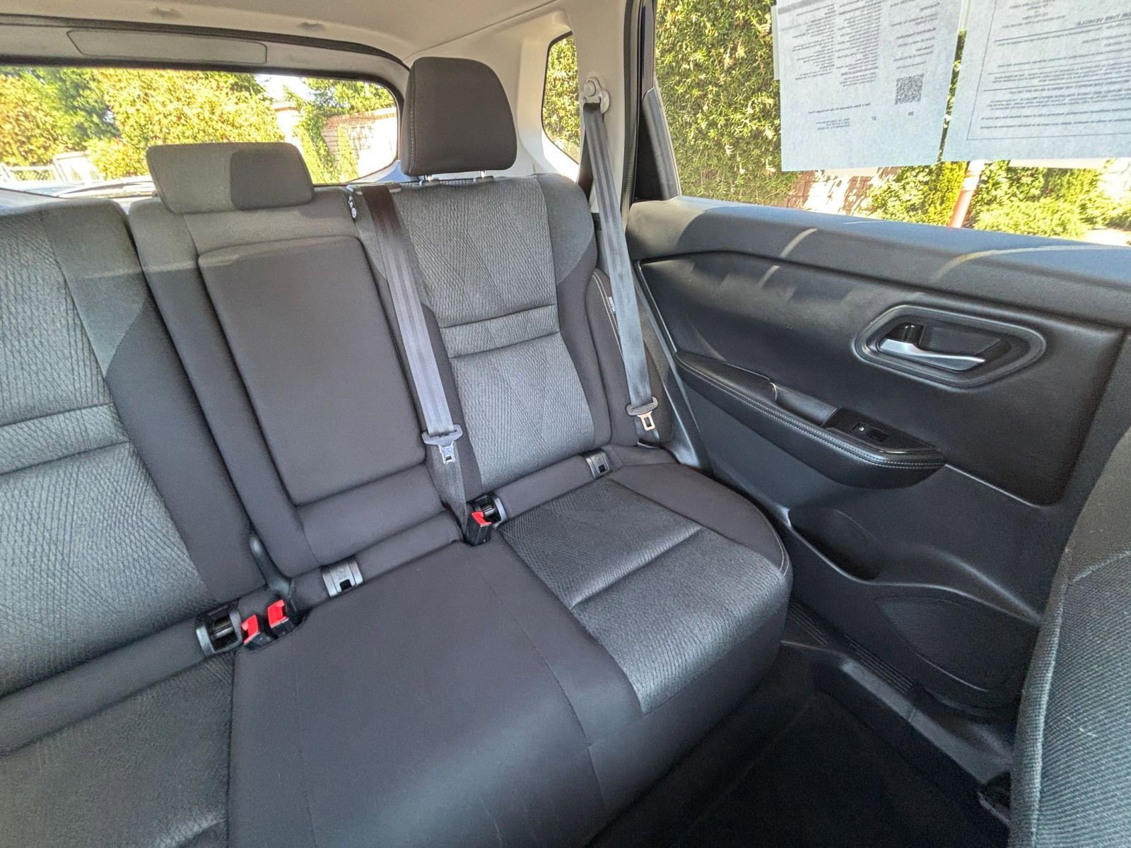 Used 2025 Nissan Rogue SV FWD image 39