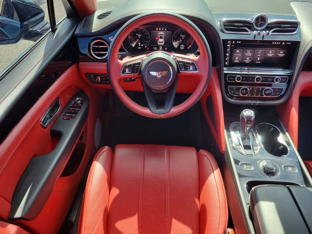 Used 2022 Bentley Bentayga image 14