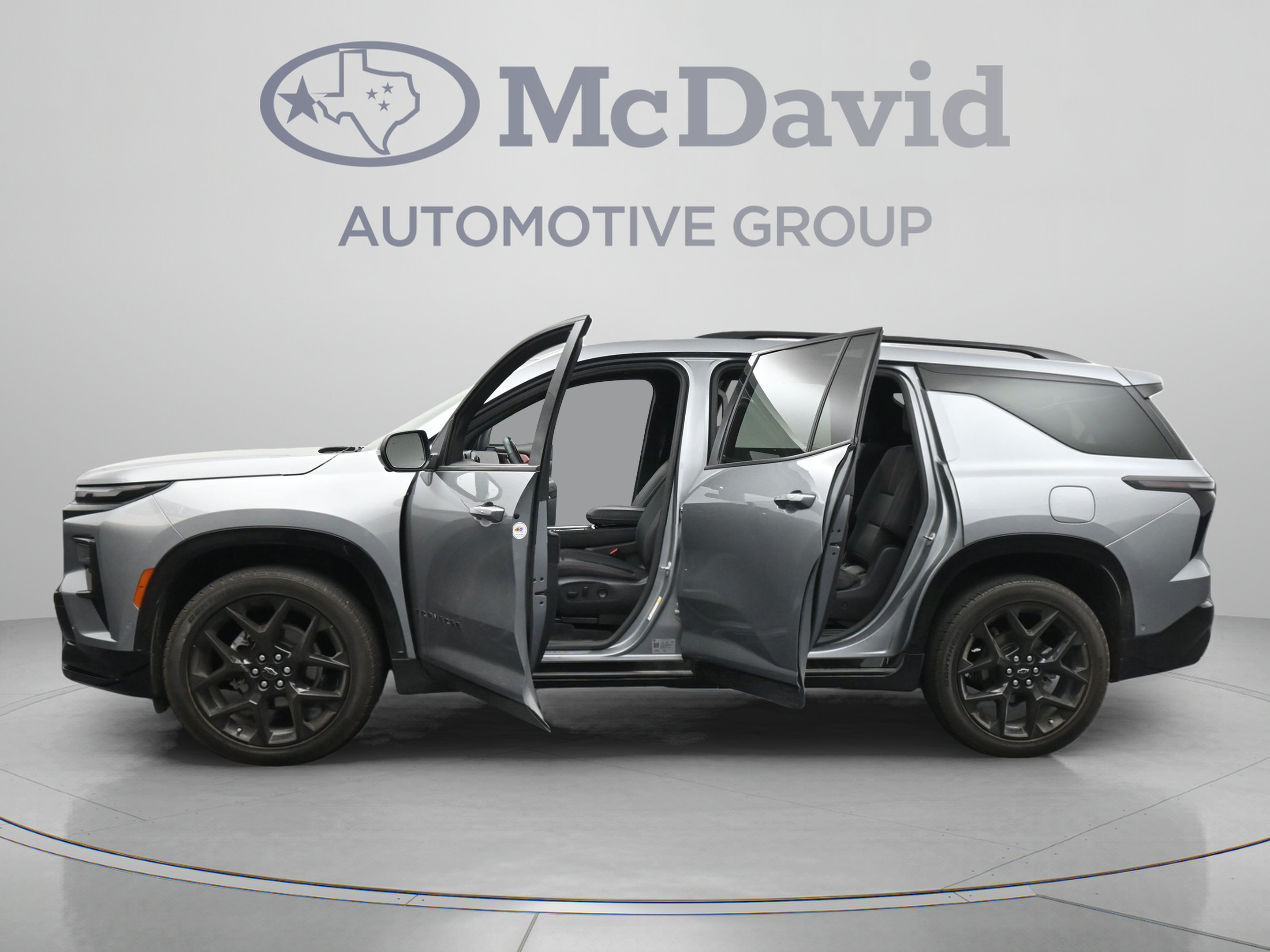 Used 2024 Chevrolet Traverse RS FWD image 43