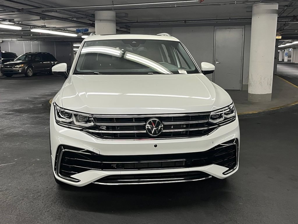 Used 2024 Volkswagen Tiguan SEL R-Line AWD/4WD image 32