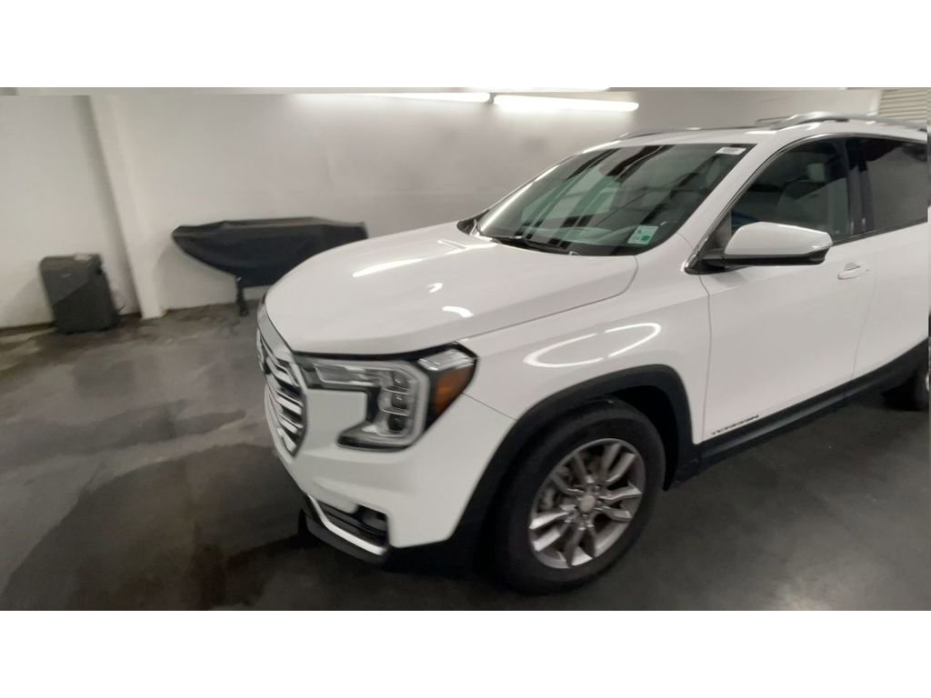 Used 2022 GMC Terrain SLT image 4
