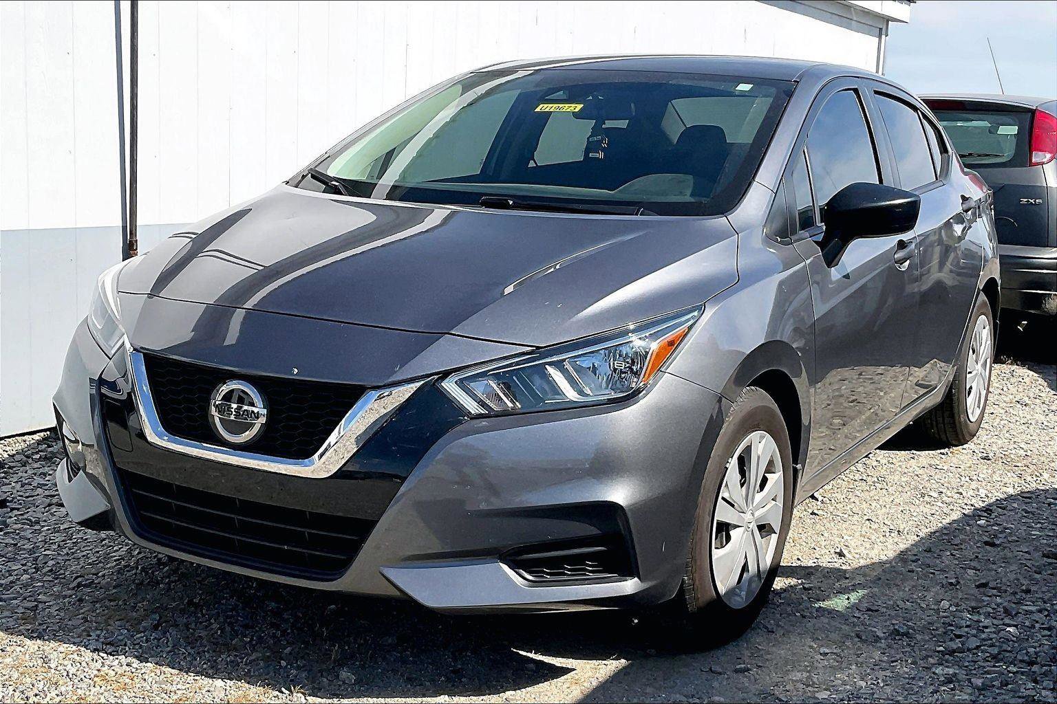Certified 2022 Nissan Versa S FWD image 2