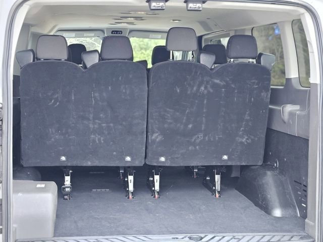 Used 2023 Ford Transit 350 XLT image 30