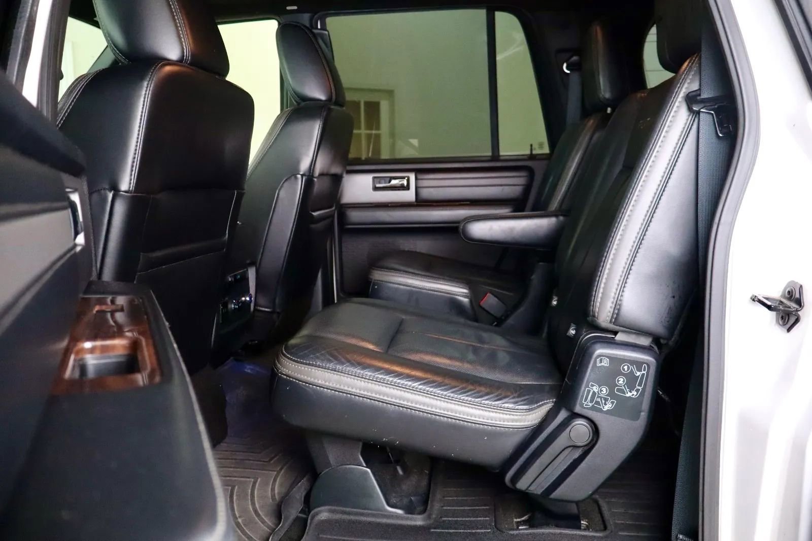 Used 2016 Ford Expedition EL Platinum image 20