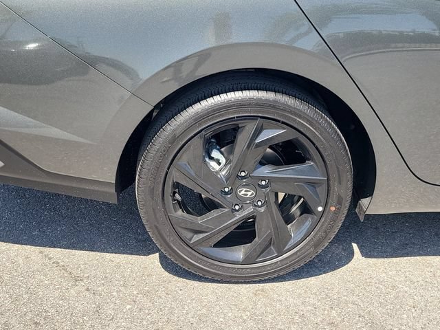 New 2026 Hyundai Elantra SEL Sport FWD image 28