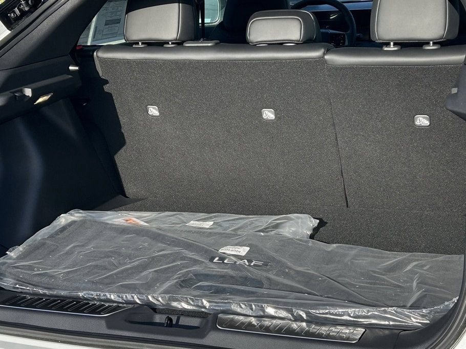 New 2026 Nissan Leaf SV+ w/ Illuminated Package FWD image 12