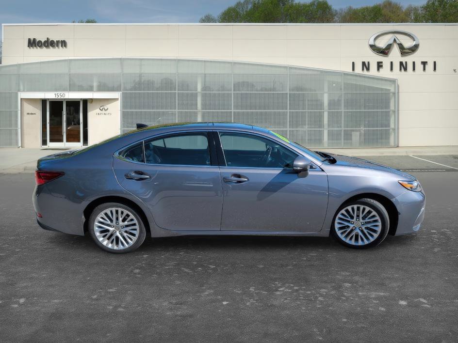 Used 2016 Lexus ES 350 w/ Luxury Package w/Wood Trim FWD image 3