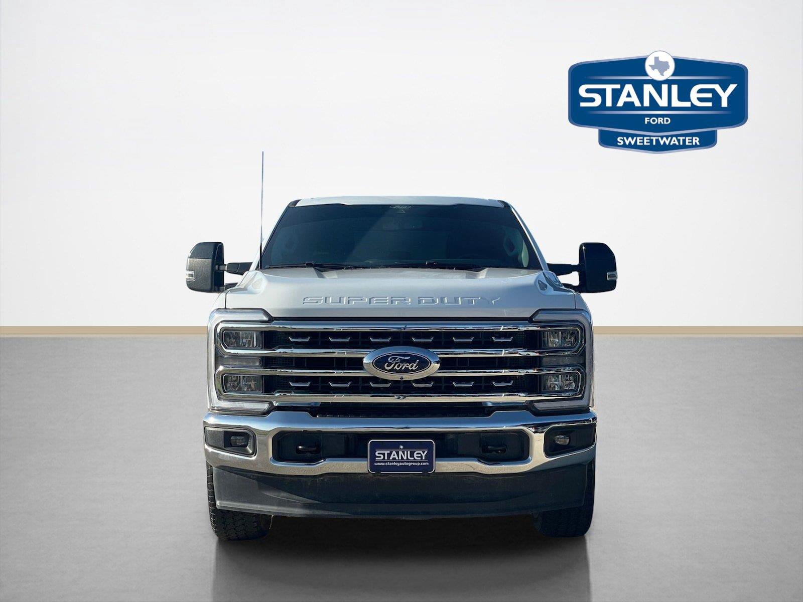 Used 2025 Ford F250 Lariat AWD/4WD image 2