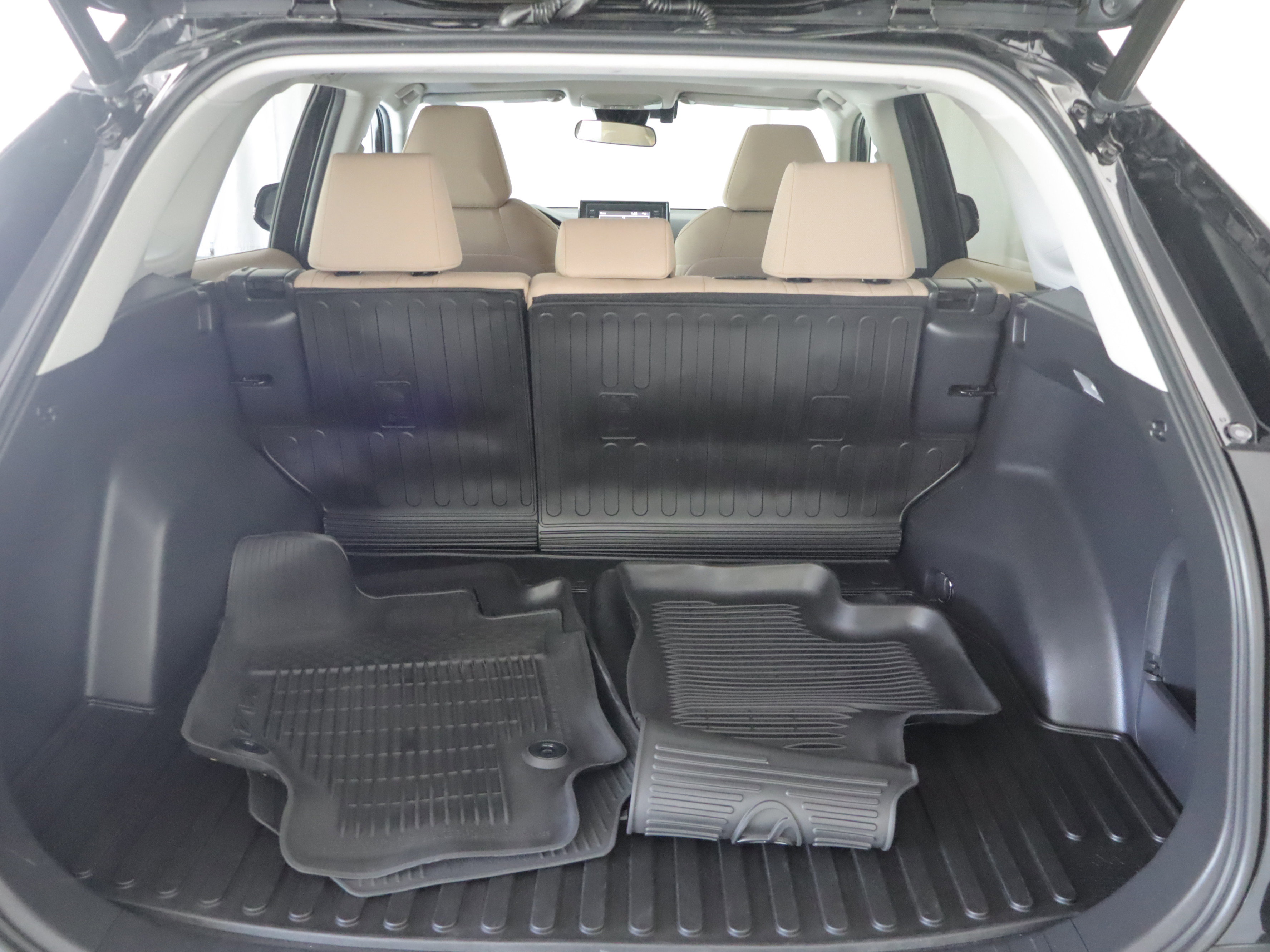 Used 2021 Toyota RAV4 XLE w/ Convenience Package AWD/4WD image 21
