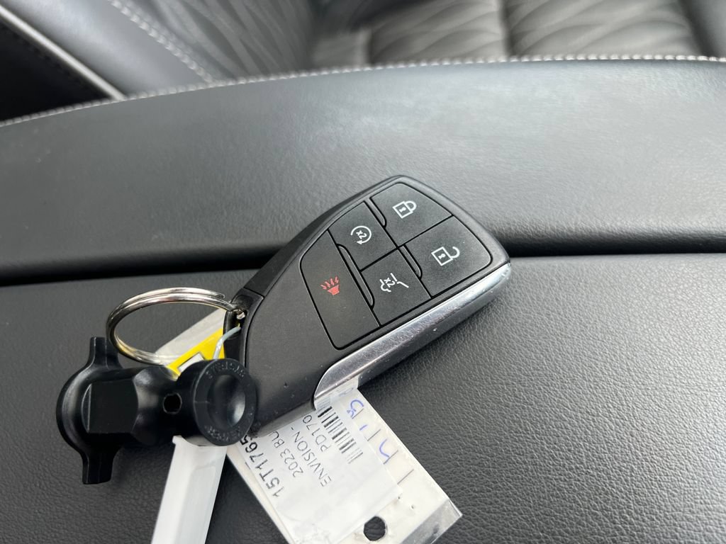 Used 2023 Buick Envision Avenir AWD/4WD image 43