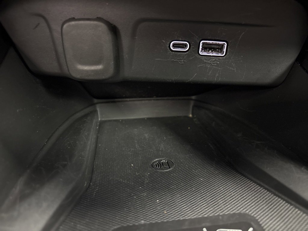 Certified 2025 Chevrolet Trax RS w/ Sunroof Package image 34