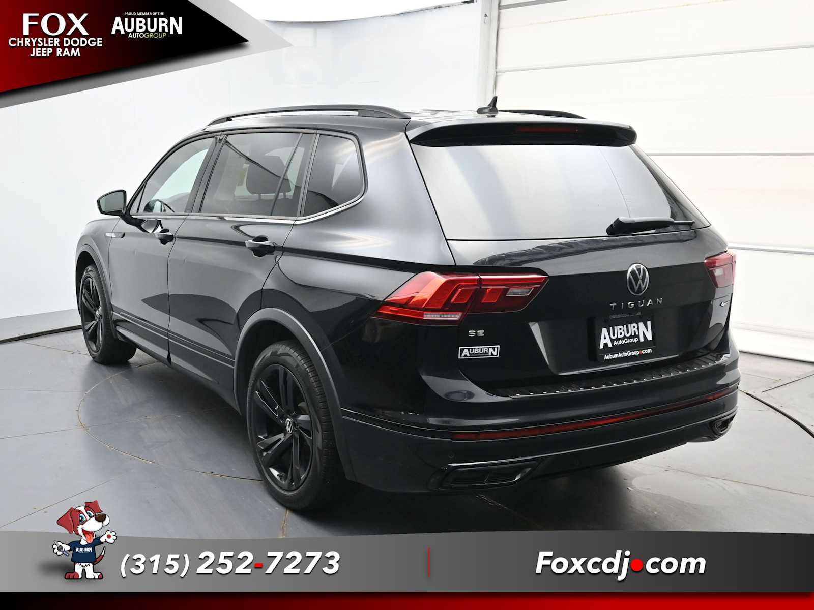 Used 2024 Volkswagen Tiguan SE R-Line AWD/4WD image 15