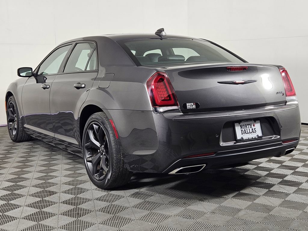 Used 2023 Chrysler 300 S RWD image 4