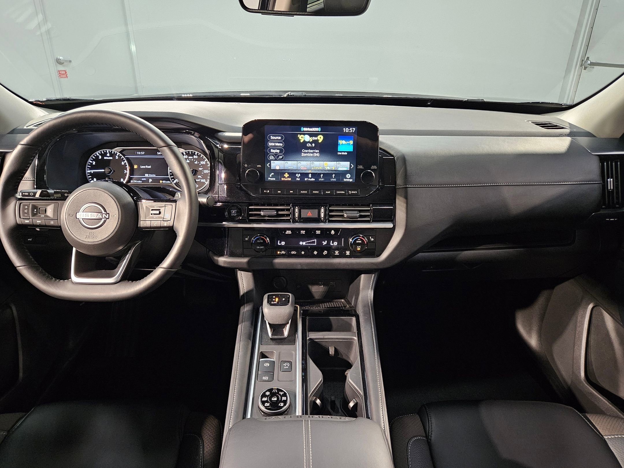 Used 2025 Nissan Pathfinder SL w/ Cargo Package image 10