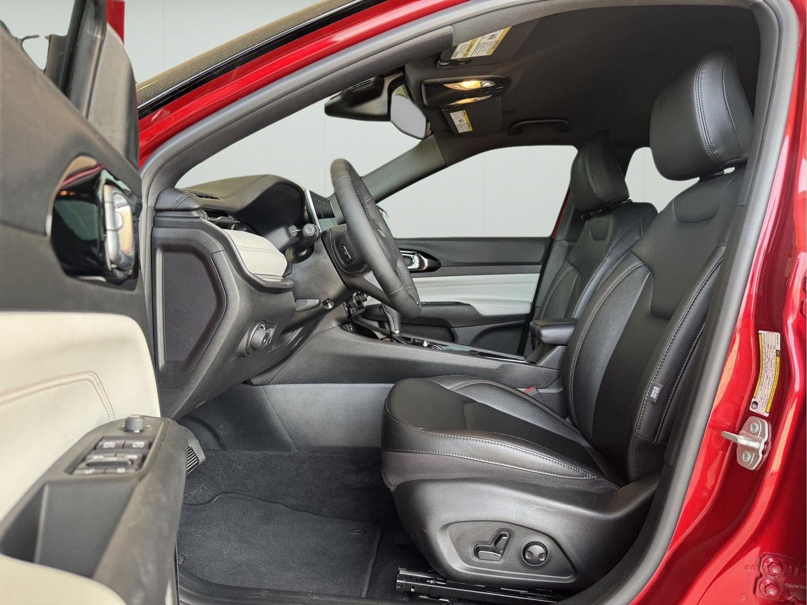Used 2024 Jeep Compass Limited AWD/4WD image 9