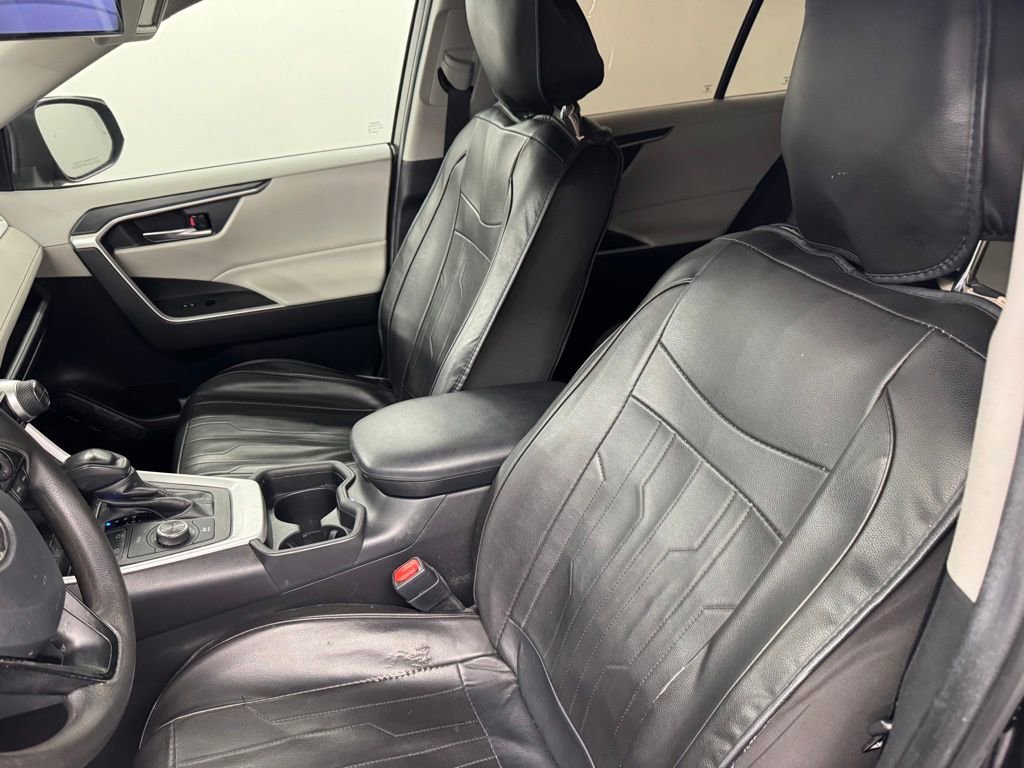 Used 2020 Toyota RAV4 XLE w/ Carpet Mat Package AWD/4WD image 9
