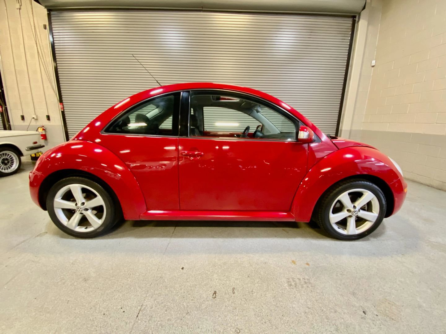 Used 2007 Volkswagen Beetle Coupe w/ Package 1 image 7