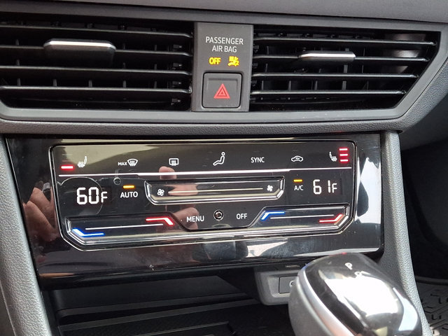 Used 2025 Volkswagen Jetta SE FWD image 16