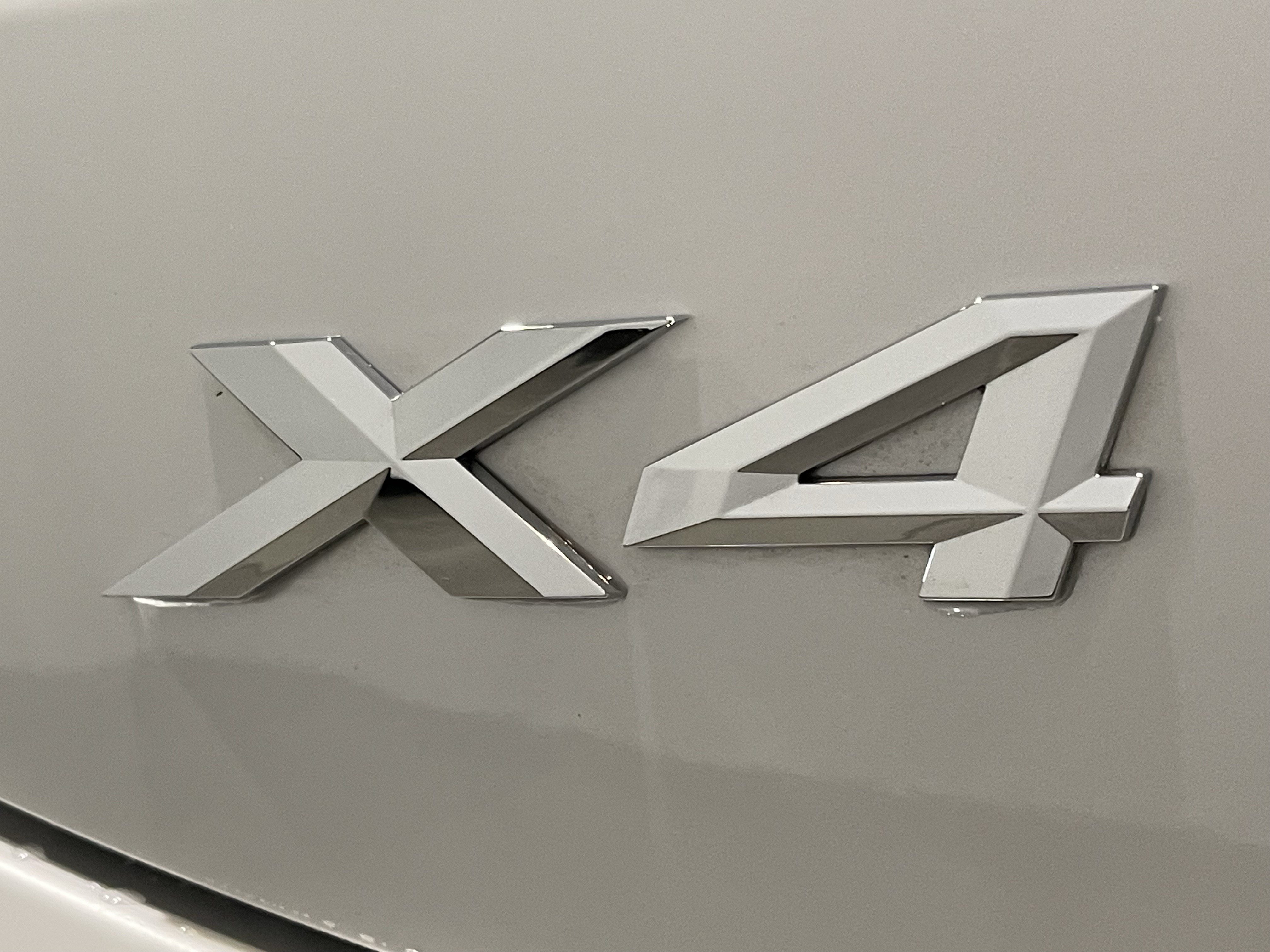 Used 2025 BMW X4 xDrive30i AWD/4WD image 24