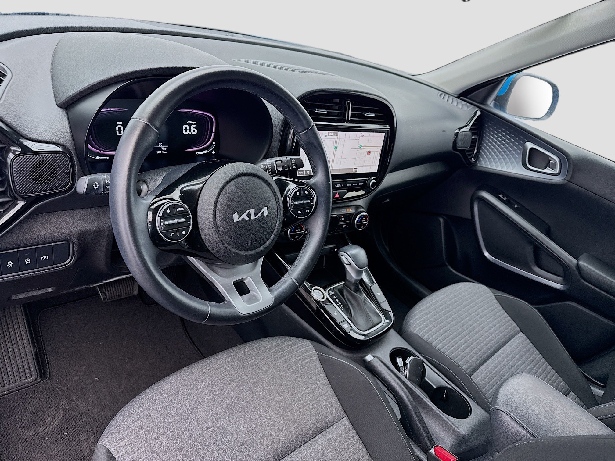 Used 2023 Kia Soul EX FWD image 7