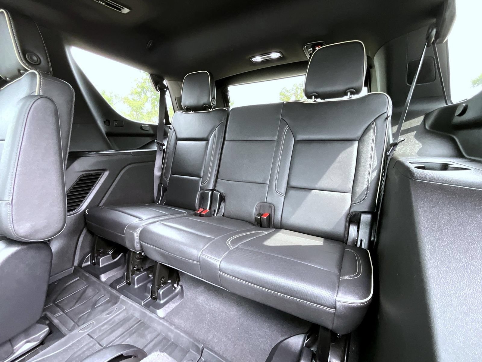 Used 2023 Chevrolet Tahoe Premier AWD/4WD image 22
