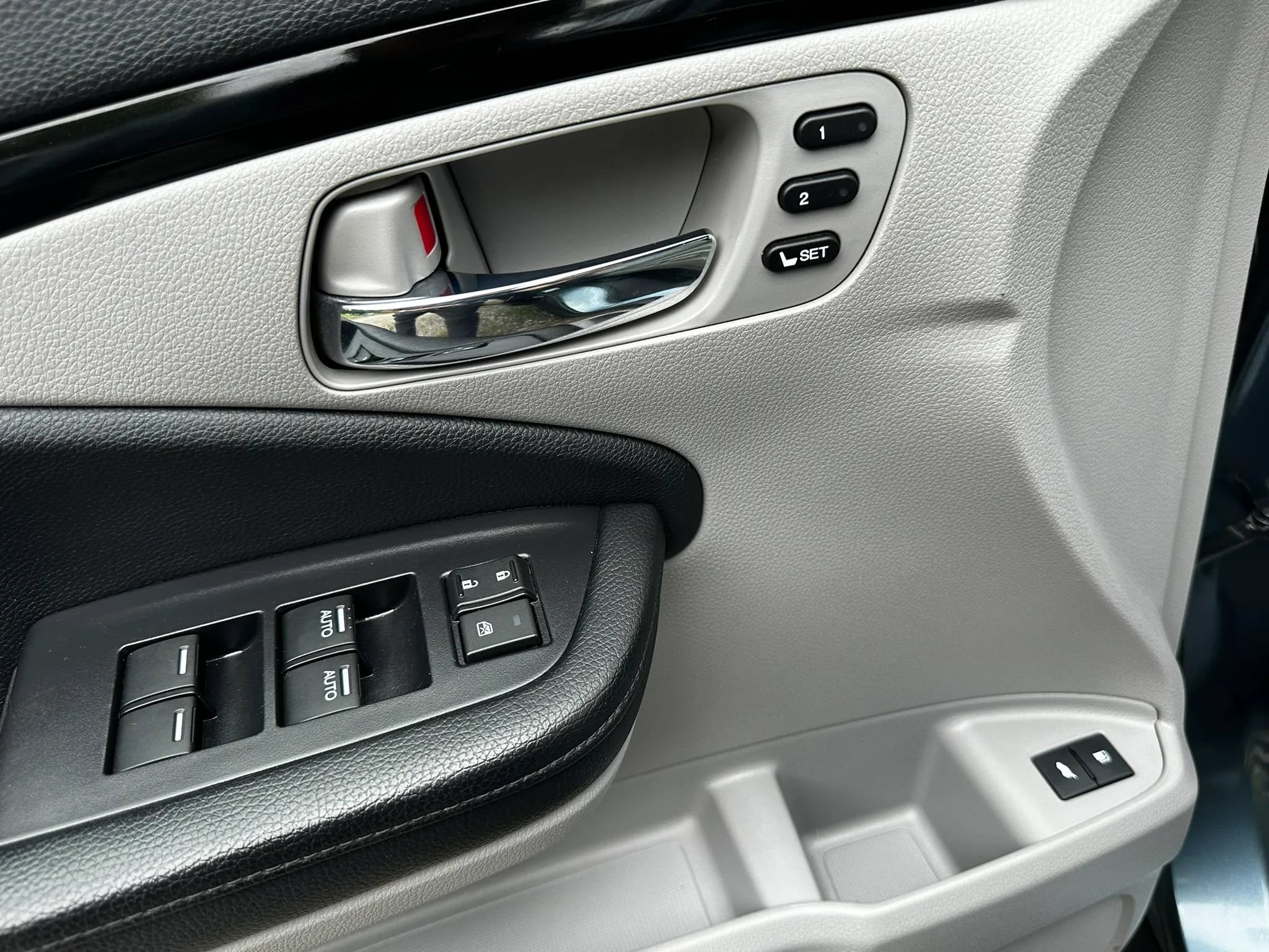 Used 2018 Honda Pilot Touring image 21