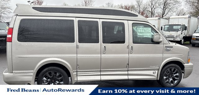 New 2025 GMC Savana 2500 w/ Driver Convenience Package RWD image 2